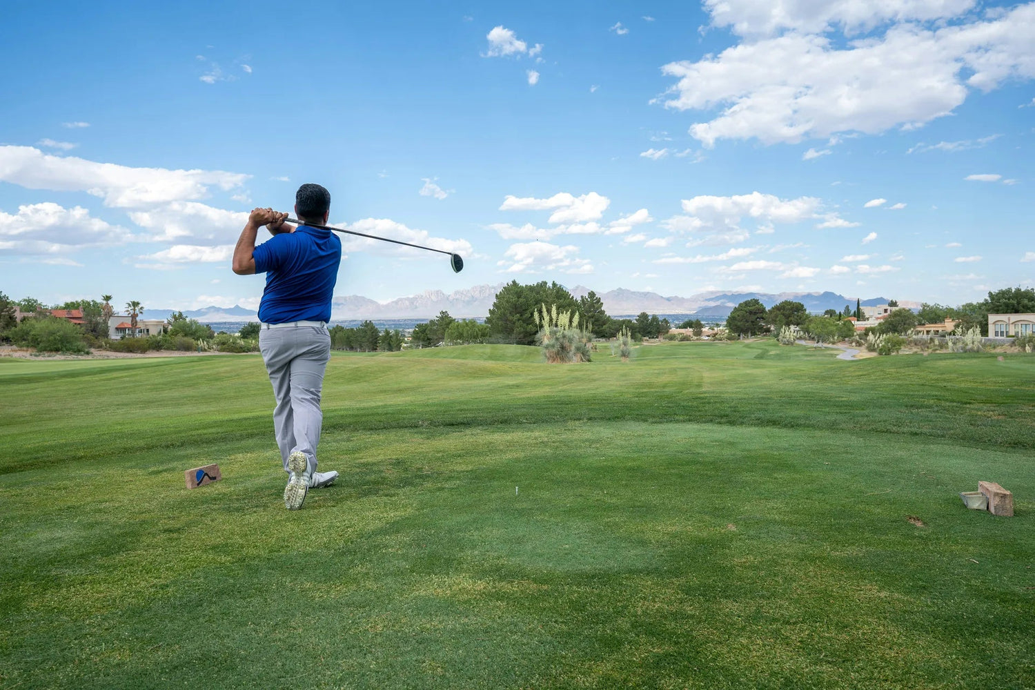 Vêtements de golf pour tous : polos, vestes et pantalons chic